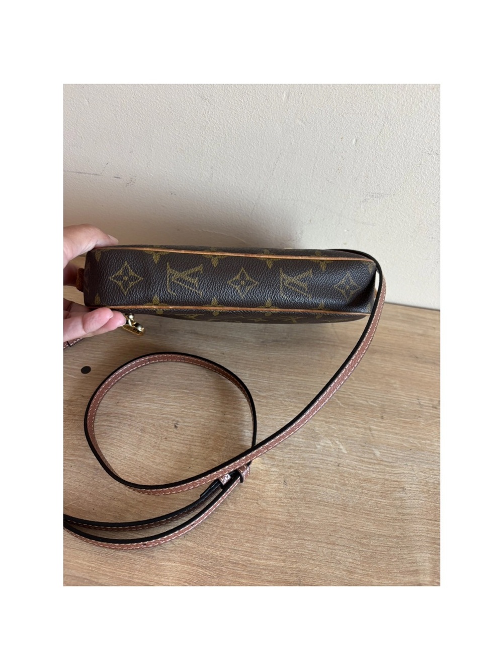 Authentic Louis Vuitton monogram crossbody bag - Picture 4 of 8